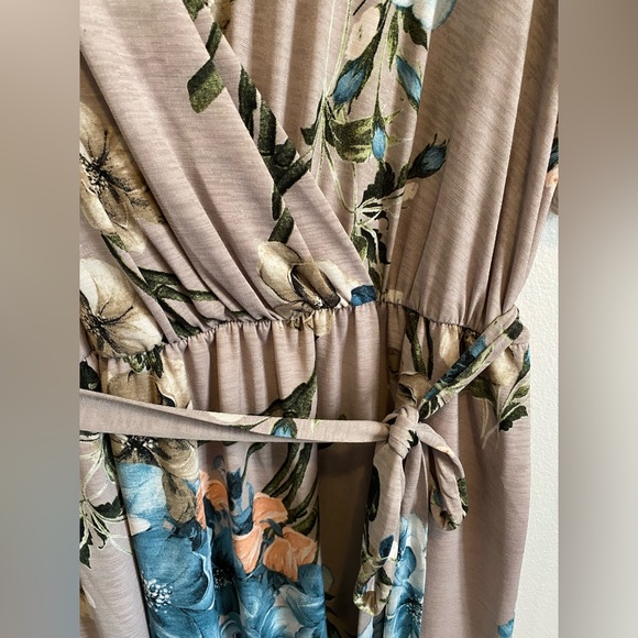 Plus Size - Floral Faux-Wrap Dress - Picture 2 of 3